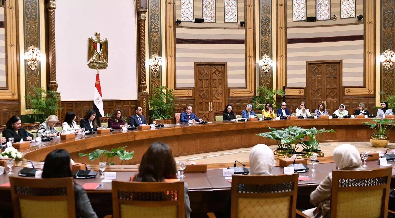 الرئيس السيسي يشارك في لقاء المرأة المصرية والأم المثالية