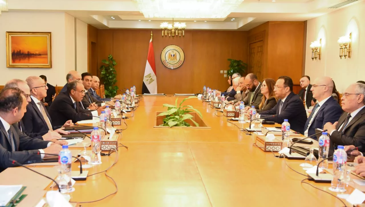 وزيرا الخارجية والاتصالات يبحثان التعاون بمجال التحول الرقمي