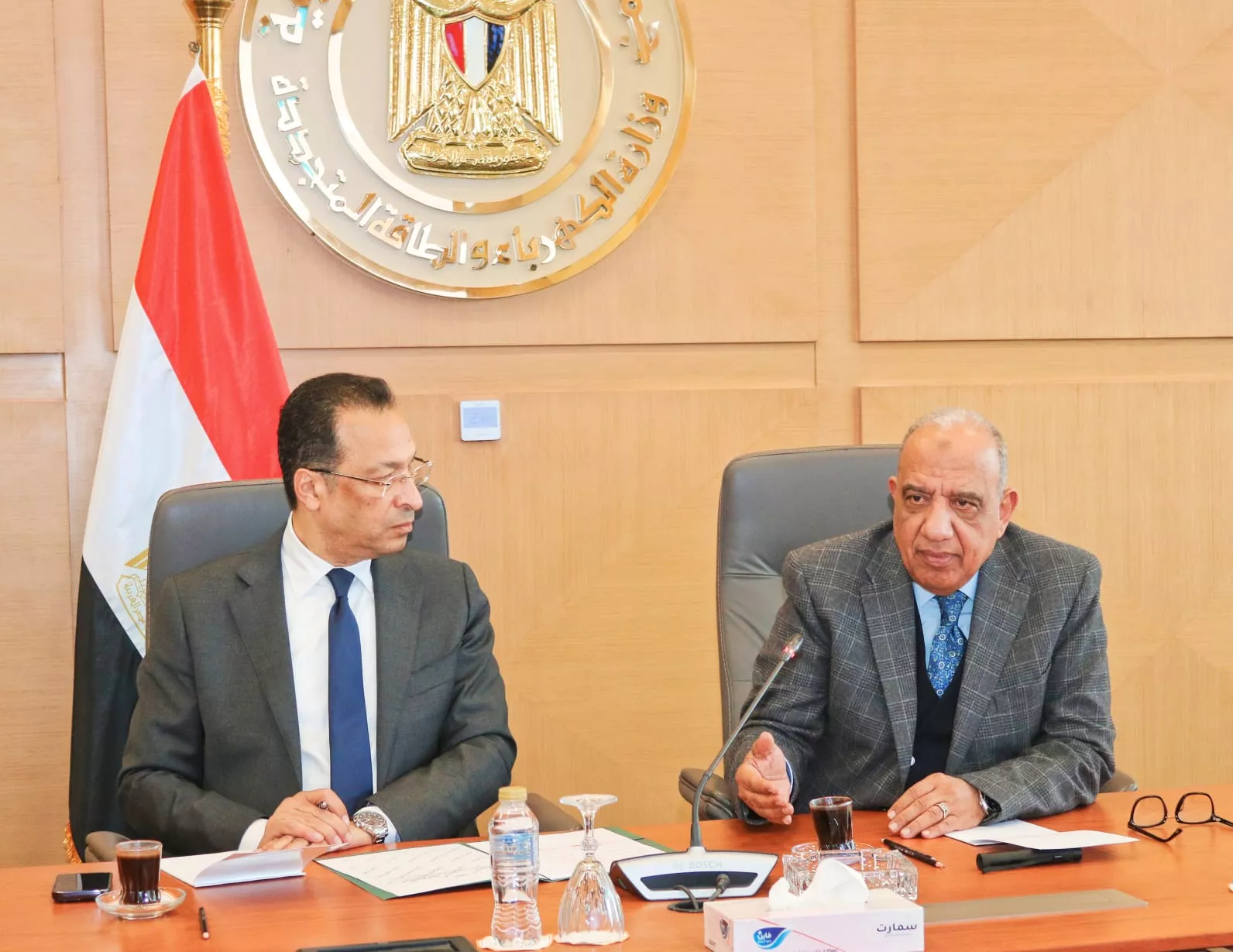 اجتماع وزيرا الكهرباء والاتصالات