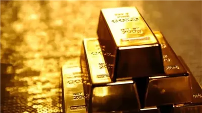 الذهب يرتفع بدعم تراجع الدولار وانحسار مخاوف خفض الفائدة