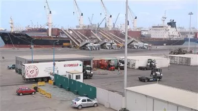 ميناء دمياط يدشن خدمة ترانزيت جديدة للشحنات عبر خط «الرورو» إلى دول الخليج