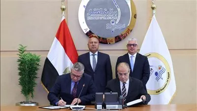 توقيع مذكرة تفاهم لإنشاء وتشغيل محطة للصب الجاف والبضائع العامة بميناء «السخنة»