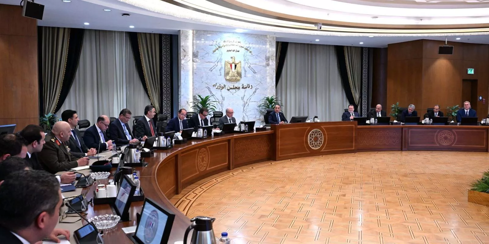 رئيس الوزراء يترأس اجتماع اللجنة المركزية لإدارة الأزمات