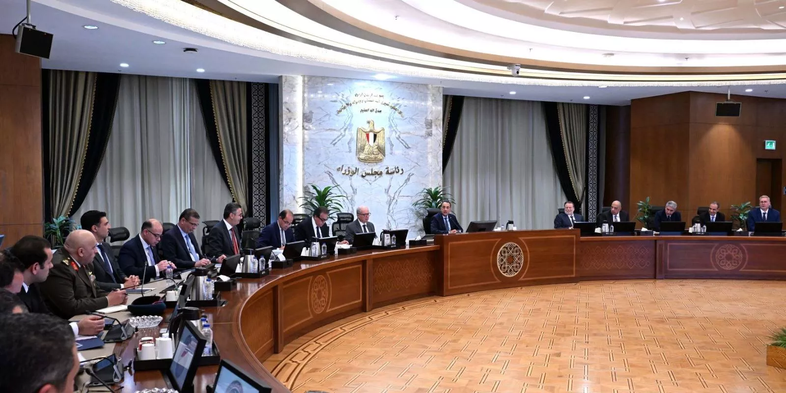 رئيس الوزراء يترأس اجتماع اللجنة المركزية لإدارة الأزمات