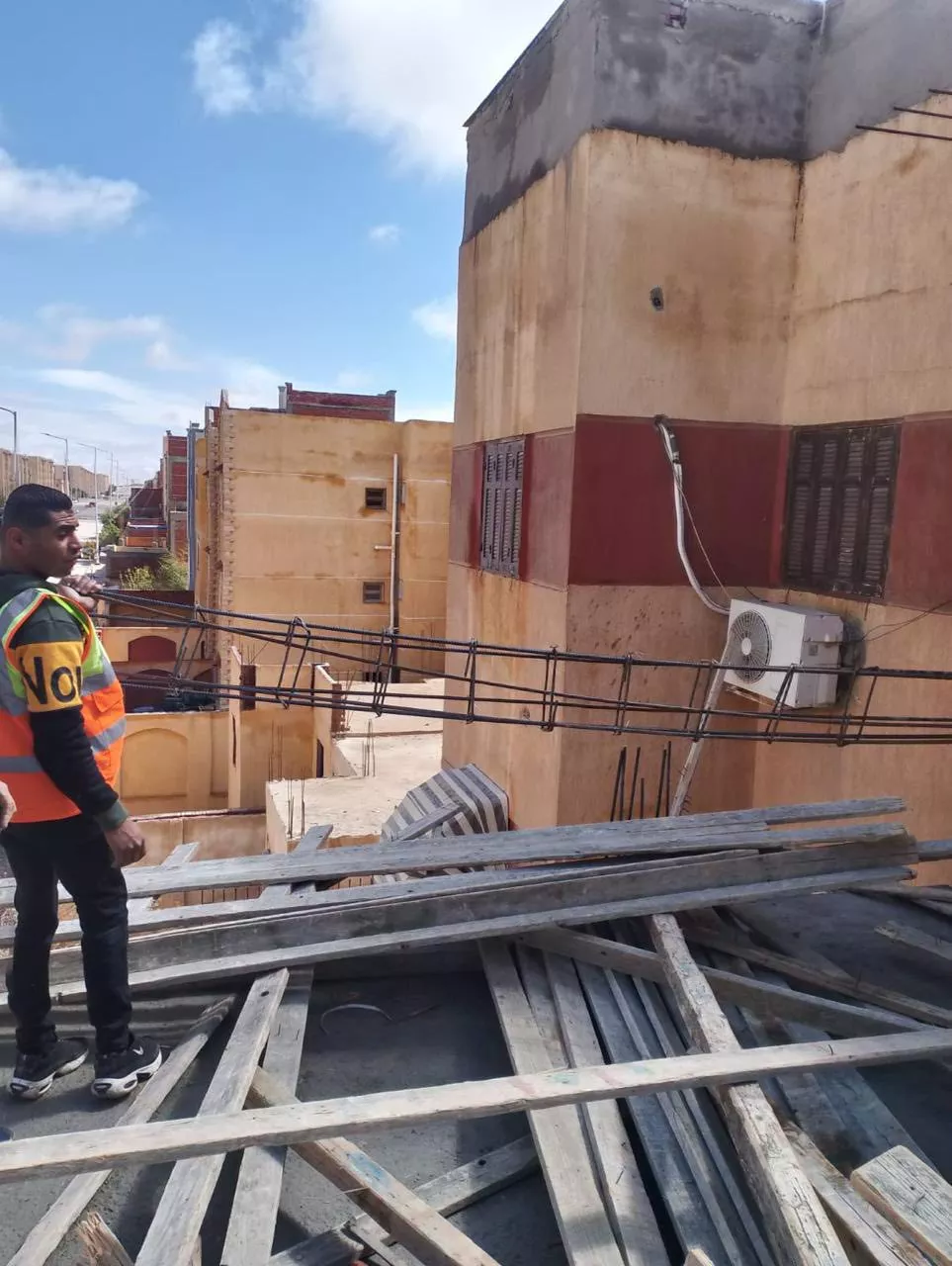 حملات مكثفة بعددٍ من المدن الجديدة لضبط وإزالة المخالفات
