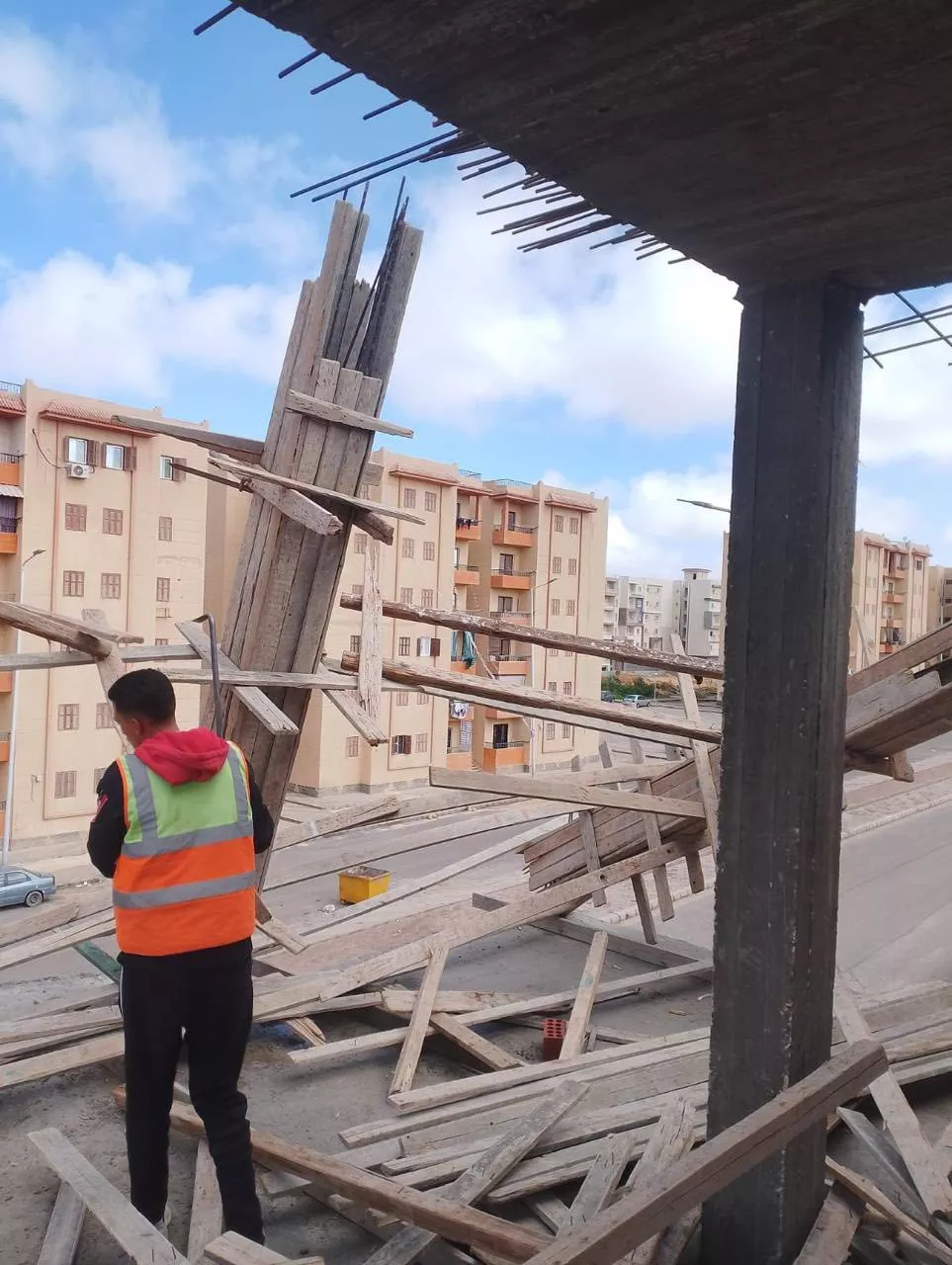 حملات مكثفة بعددٍ من المدن الجديدة لضبط وإزالة المخالفات