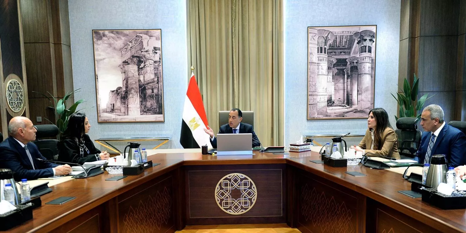 رئيس الوزراء يتابع إجراءات طرح وحدات سكنية بالإيجار 