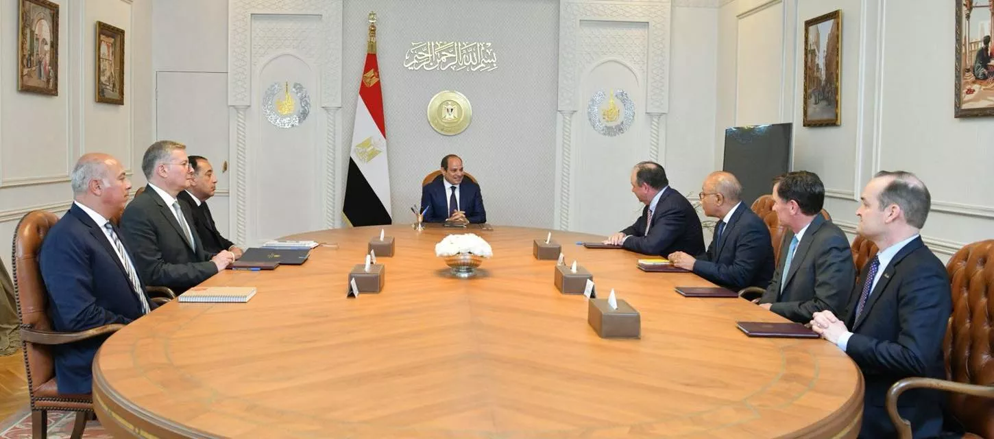 الرئيس السيسي يجتمع مع الرئيس التنفيذي لشركة أباتشي