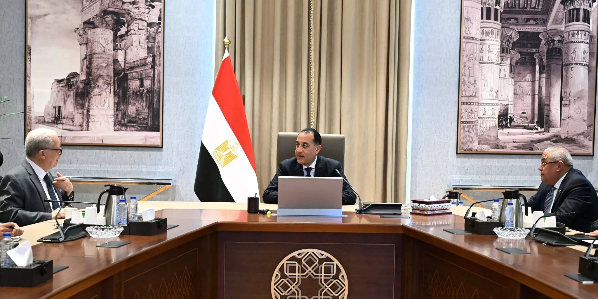 رئيس الوزراء يتابع موقف ملف الشركات المملوكة للدولة