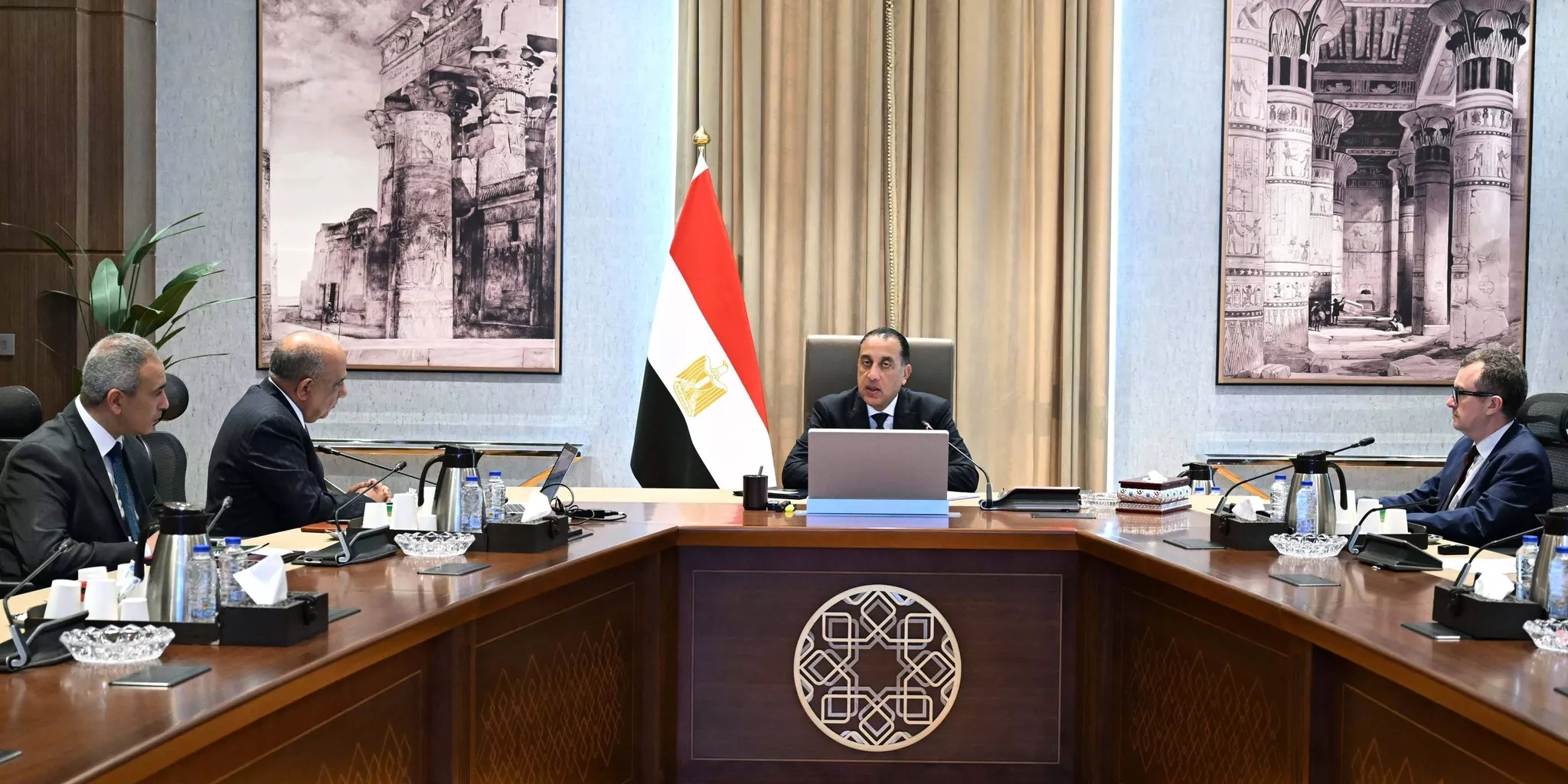 مدبولي يتابع خطة إضافة مشروعات طاقة جديدة على الشبكة القومية