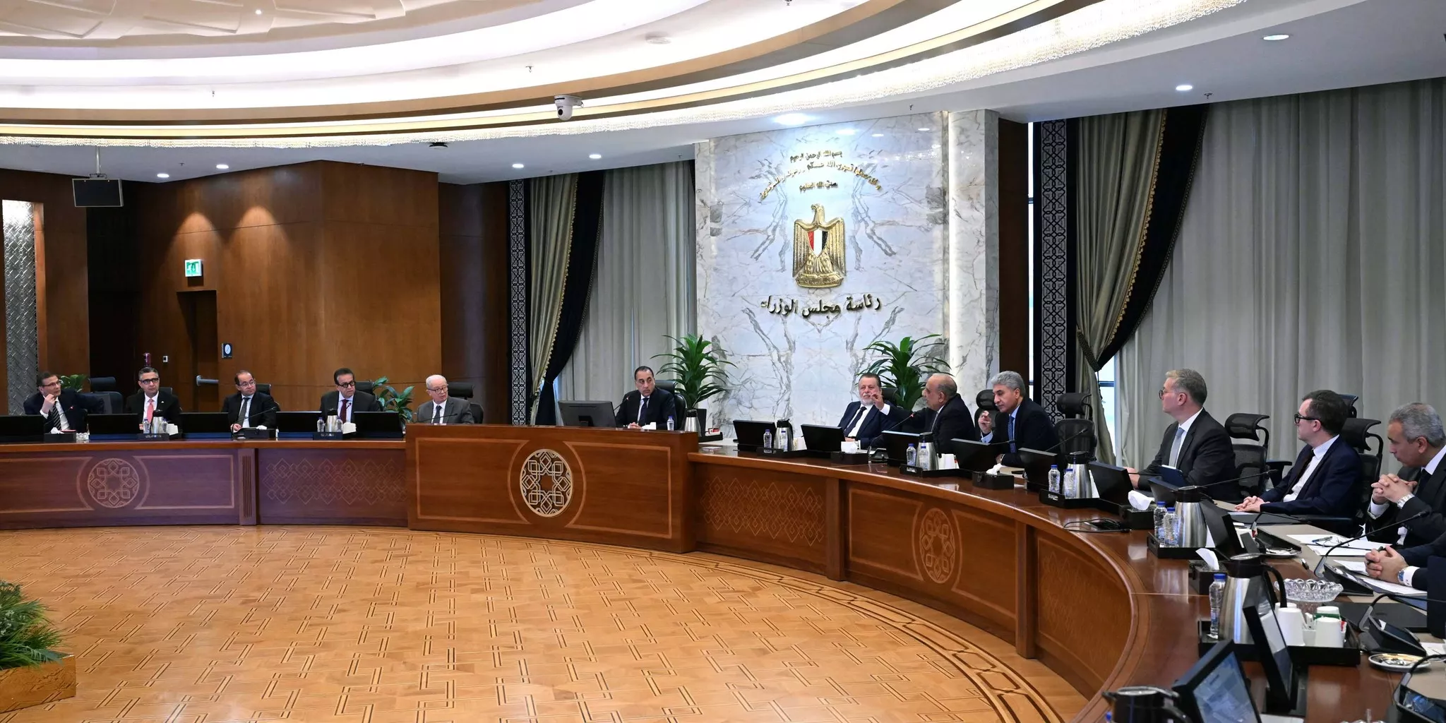 رئيس الوزراء يترأس اجتماع اللجنة المركزية لإدارة الأزمات