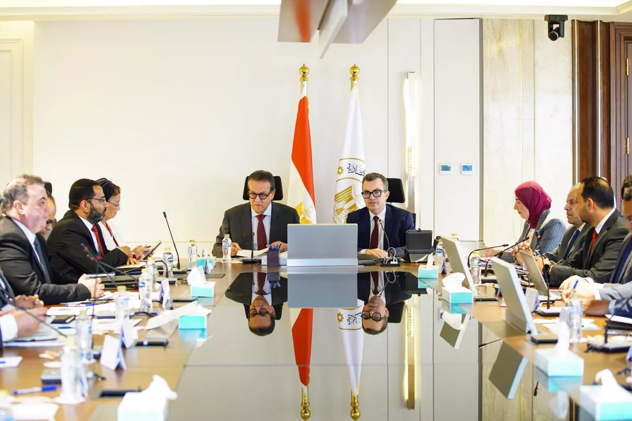 وزيرا الصحة والتخطيط  يناقشان الخطة الاستثمارية لوزارة الصحة للعام المالي 2026-2027