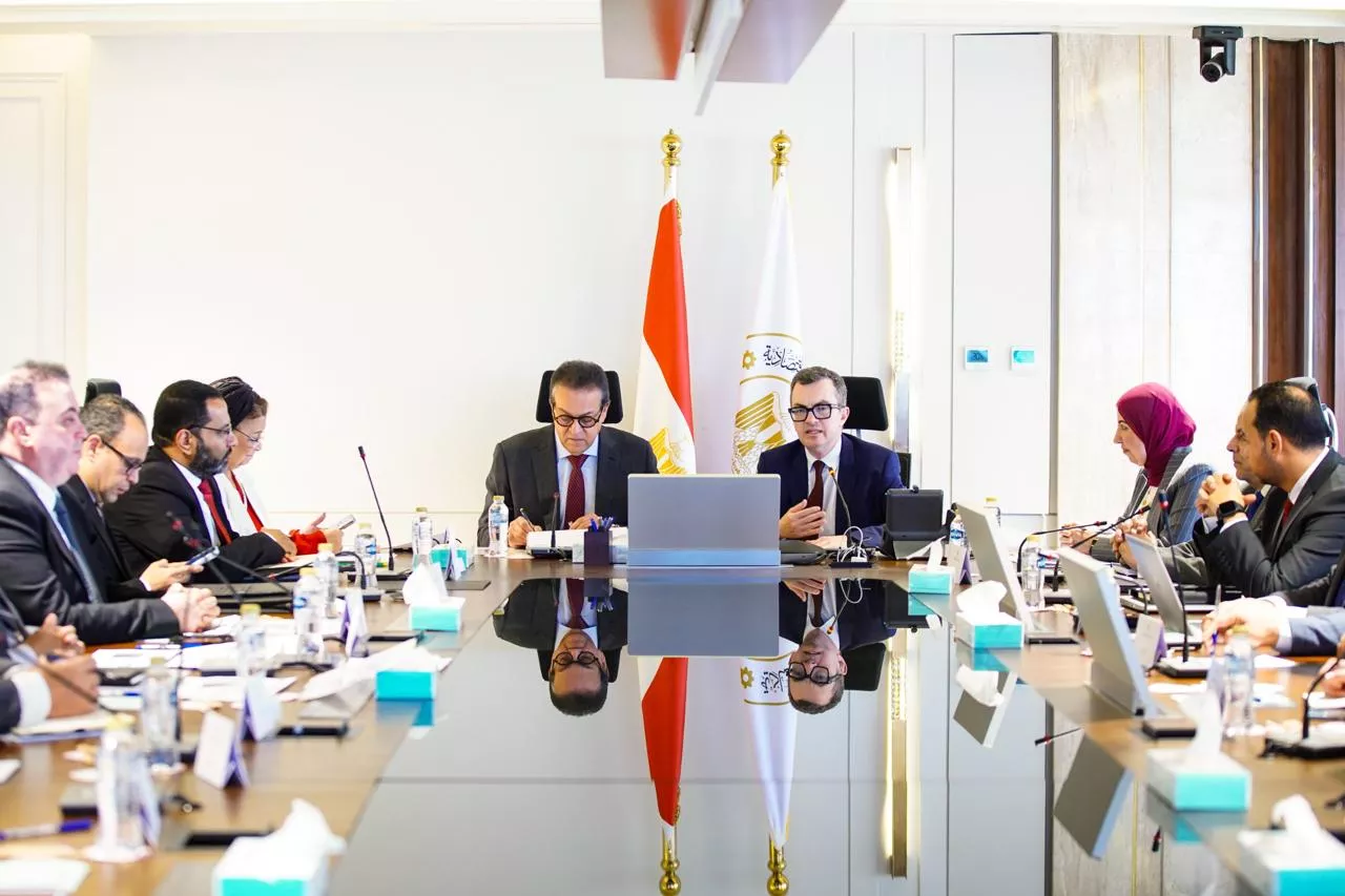 وزيرا الصحة والتخطيط  يناقشان الخطة الاستثمارية لوزارة الصحة للعام المالي 2026-2027