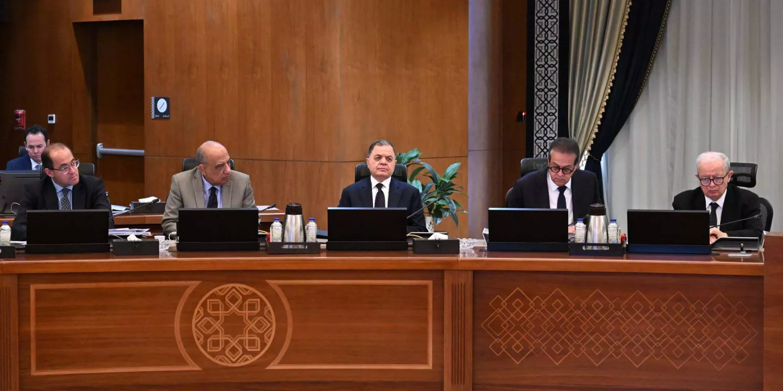 رئيس الوزراء يترأس الاجتماع الأسبوعي للحكومة