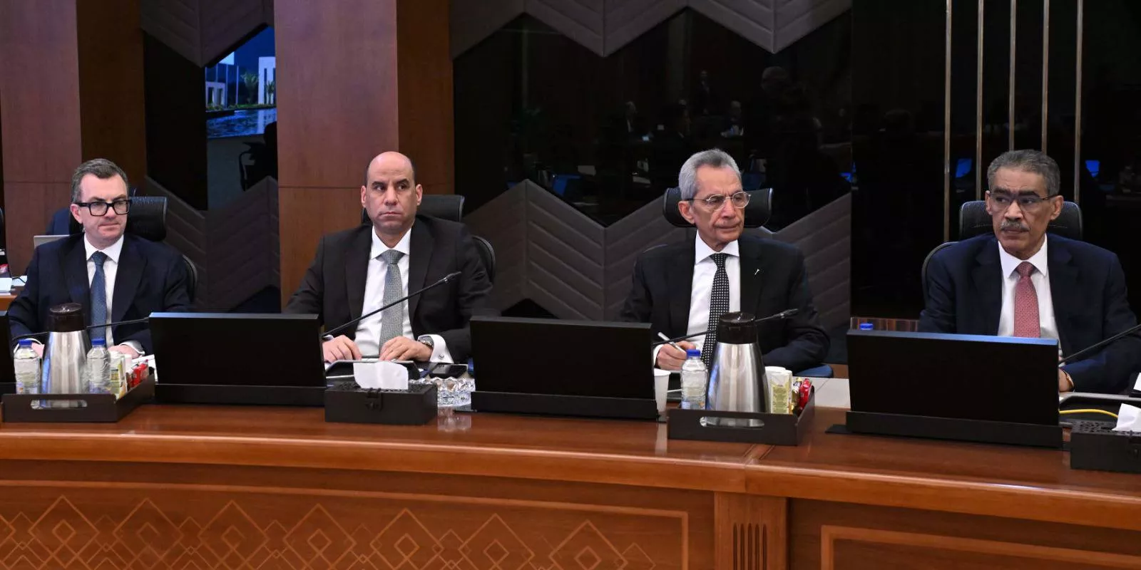 رئيس الوزراء يترأس الاجتماع الأسبوعي للحكومة