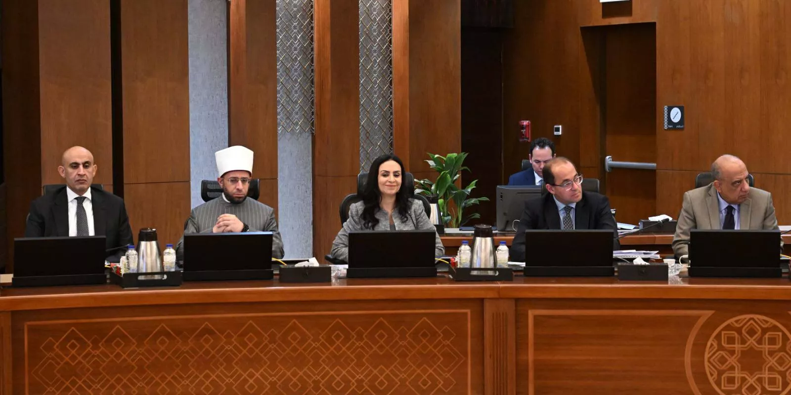 رئيس الوزراء يترأس الاجتماع الأسبوعي للحكومة