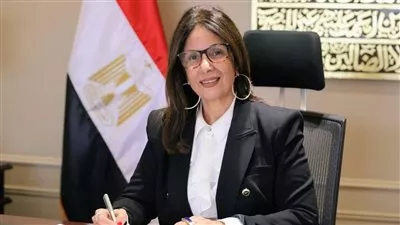 وزيرة «الثقافة» تتابع انتظام عمل الموظفين عن بُعد