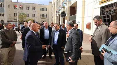 وزير النقل يجري جولة تفقدية في محطة رمسيس للسكك الحديدية