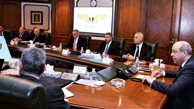 وزير «الطيران» يتابع الاستعدادات النهائية لموسم الحج 1447هـ