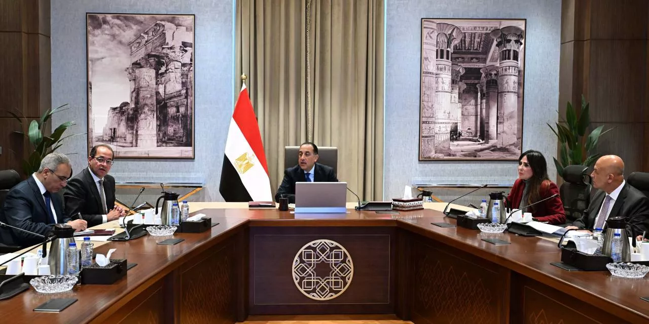 مدبولي يتابع التوسع في مشروعات تحلية مياه البحر