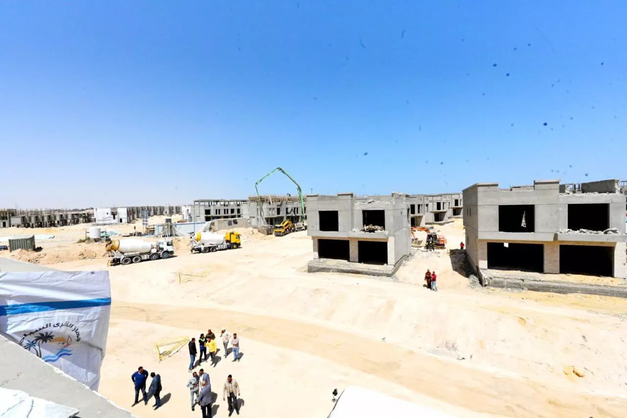 وزيرة الإسكان تتفقد مشروعات البحيرات الجنوبية نيو مارينا