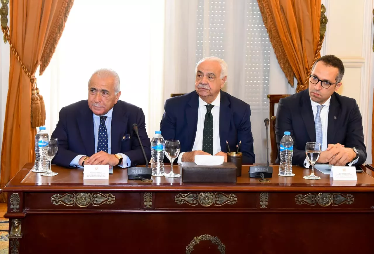 وزير الخارجية يستقبل وفدا من غرفة التجارة الأمريكية