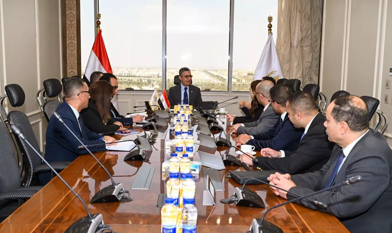 وزير التموين مع رئيس الشرق الأوسط وإفريقيا لشركة مايكروسوفت