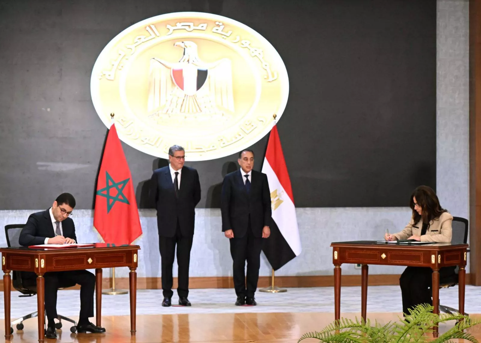 رئيسا حكومة مصر والمغرب يشهدان توقيع اتفاقيات تعاون