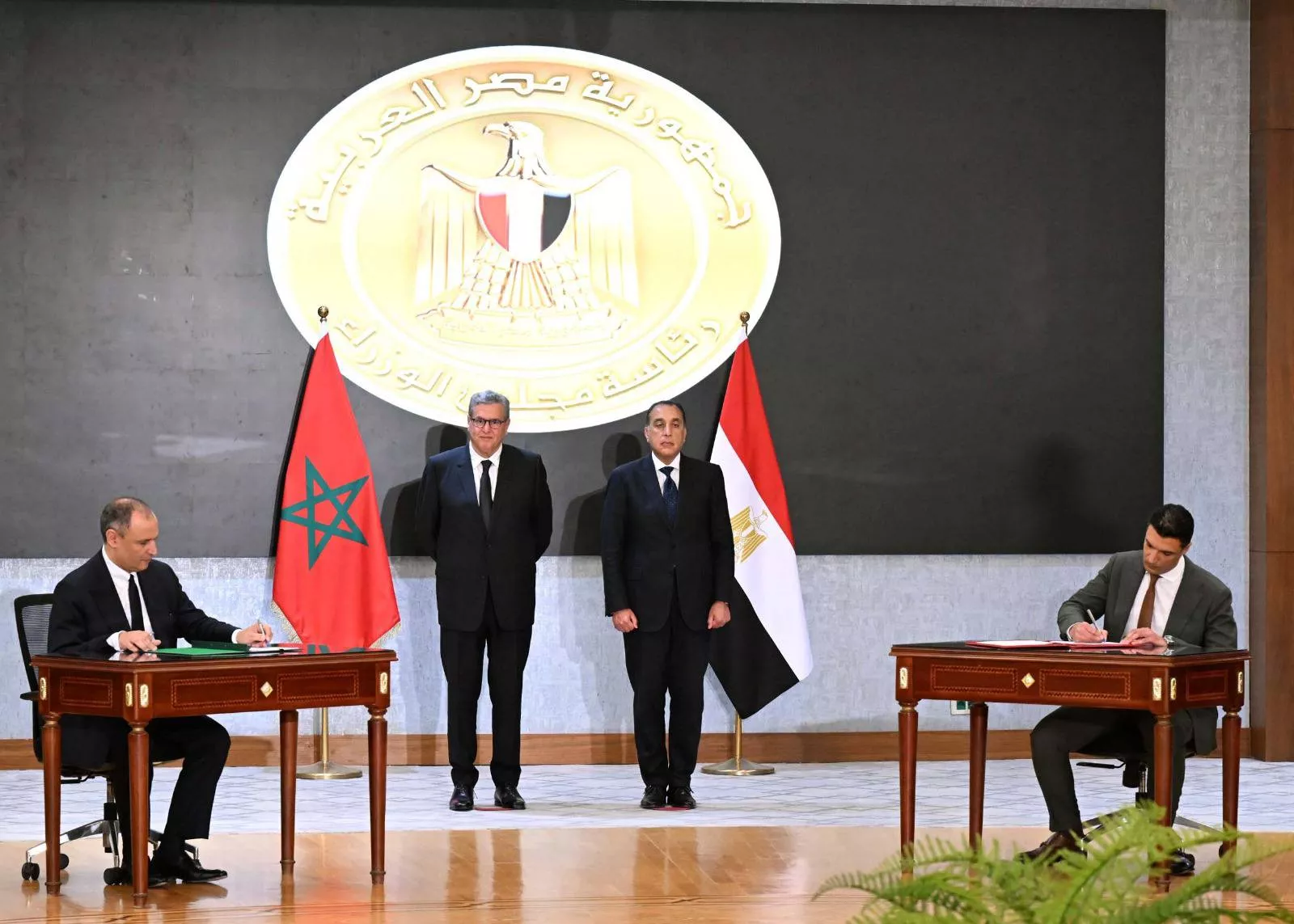 رئيسا حكومة مصر والمغرب يشهدان توقيع اتفاقيات تعاون
