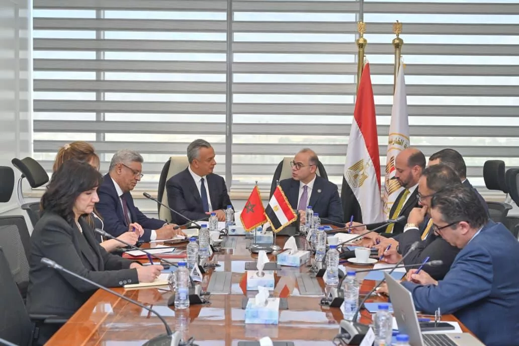وزير الاستثمار يجتمع مع وزير الاستثمار المغربي