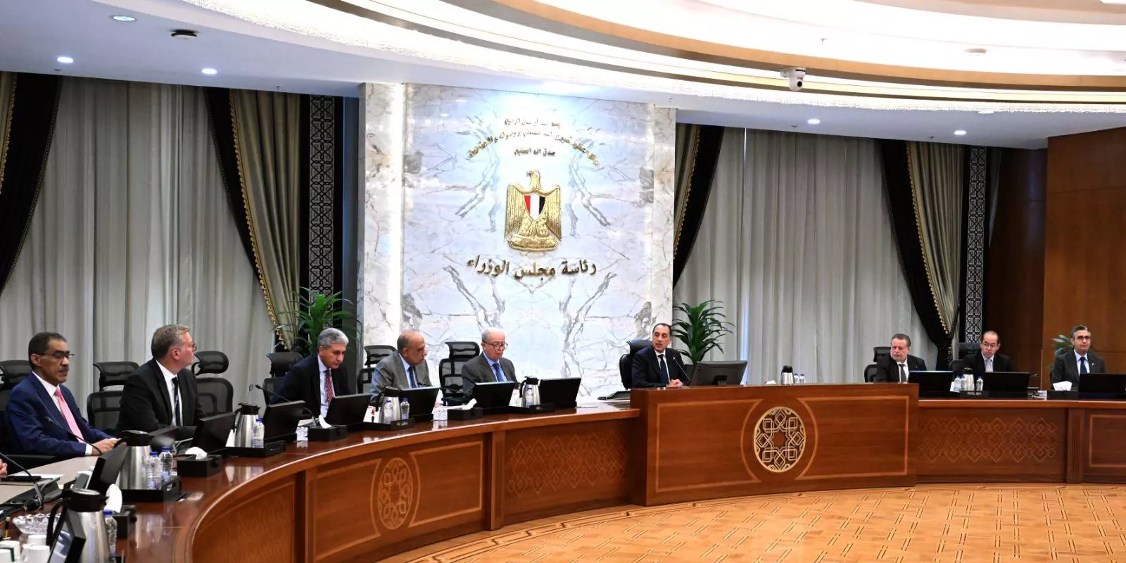 رئيس الوزراء يترأس اجتماع اللجنة المركزية لإدارة الأزمات 