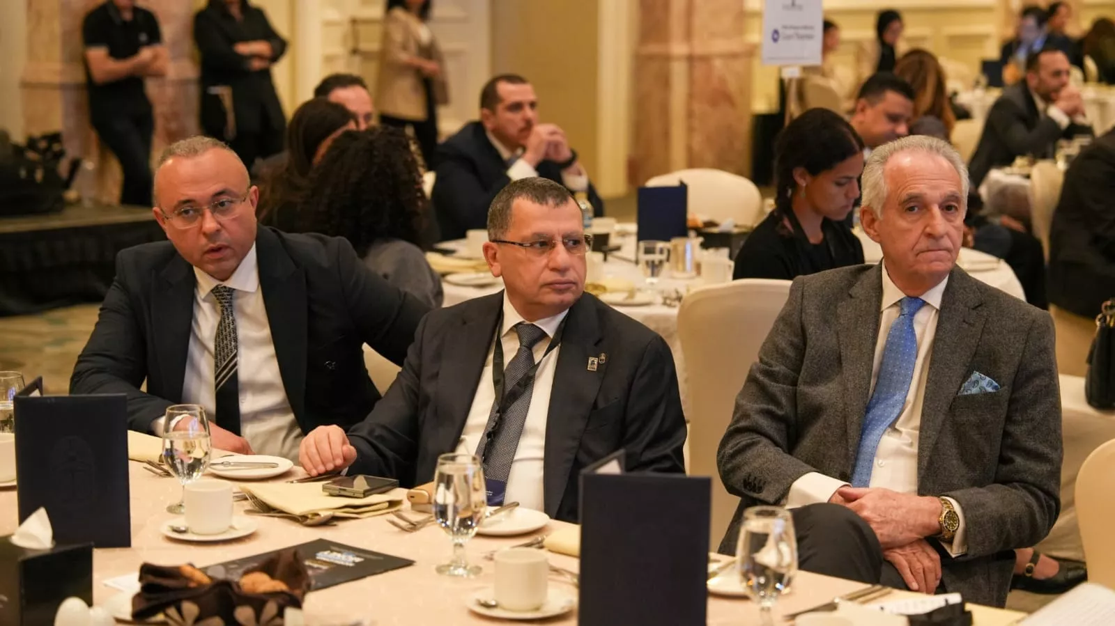 وزير البترول والثروة المعدنية يجتمع مع غرفة التجارة الأمريكية