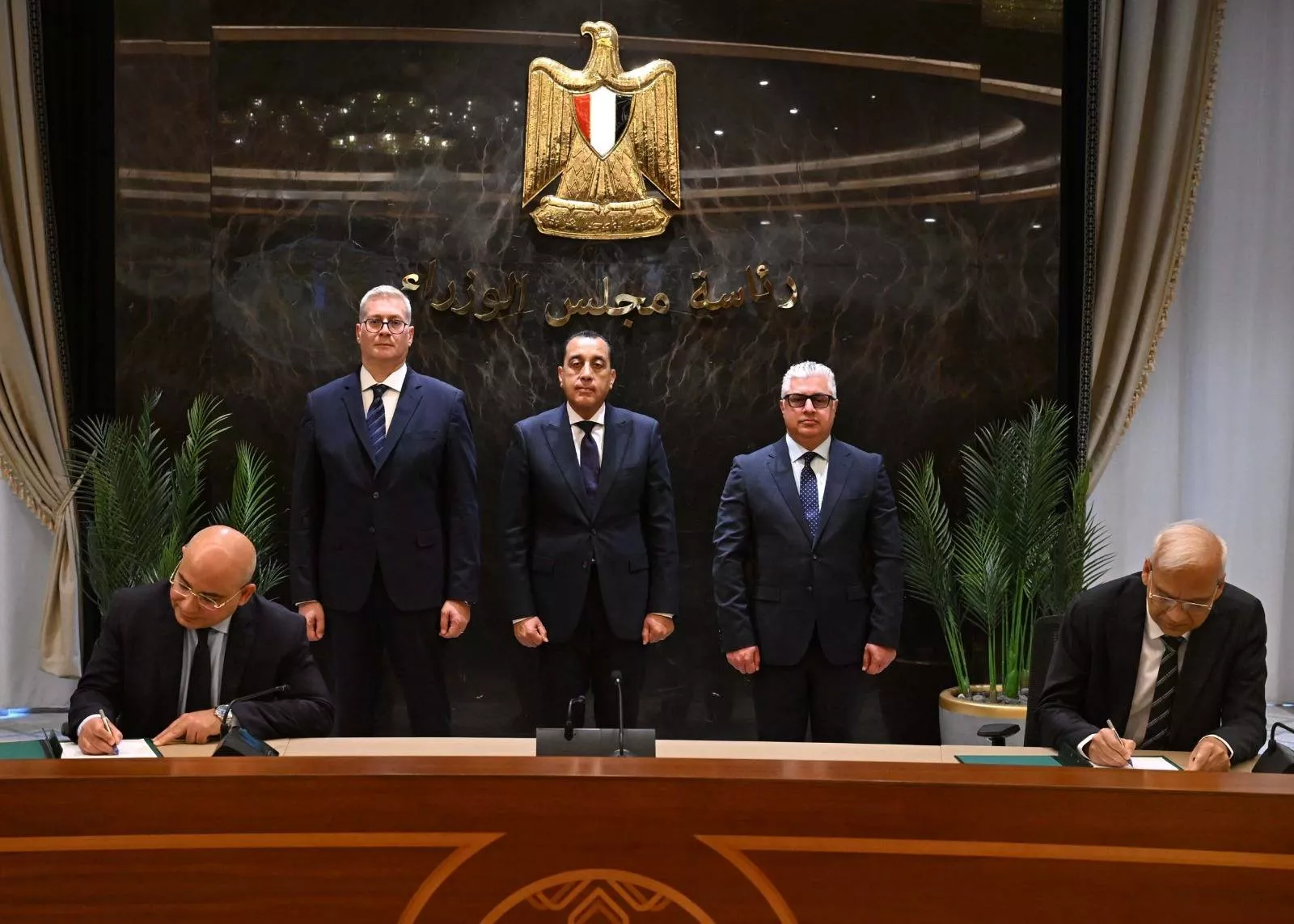 رئيس الوزراء يشهد توقيع عقد إنشاء مشروع إندوراما مصر للأسمدة