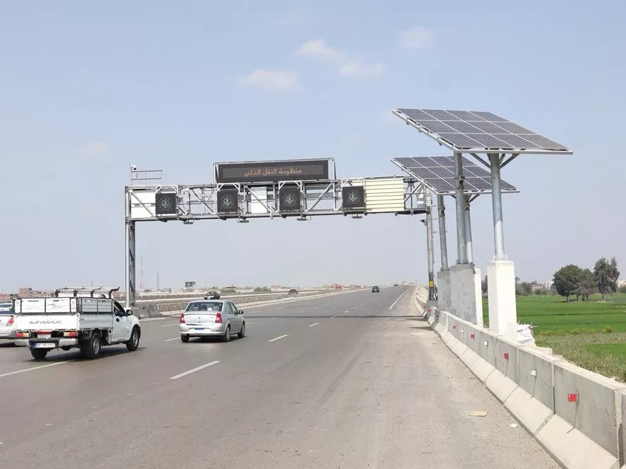 وزير النقل يجري جولة تفقدية بمشروع منظومة النقل الذكي 