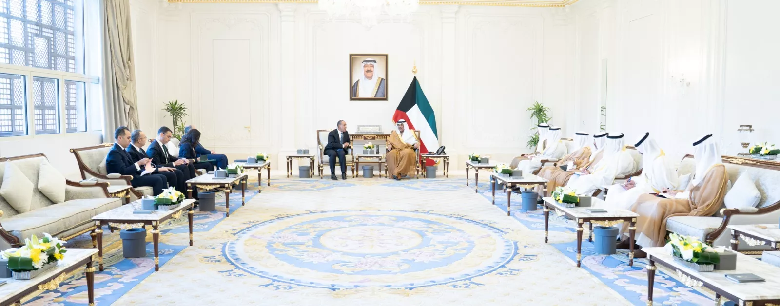 وزير الخارجية يلتقي ولي عهد دولة الكويت