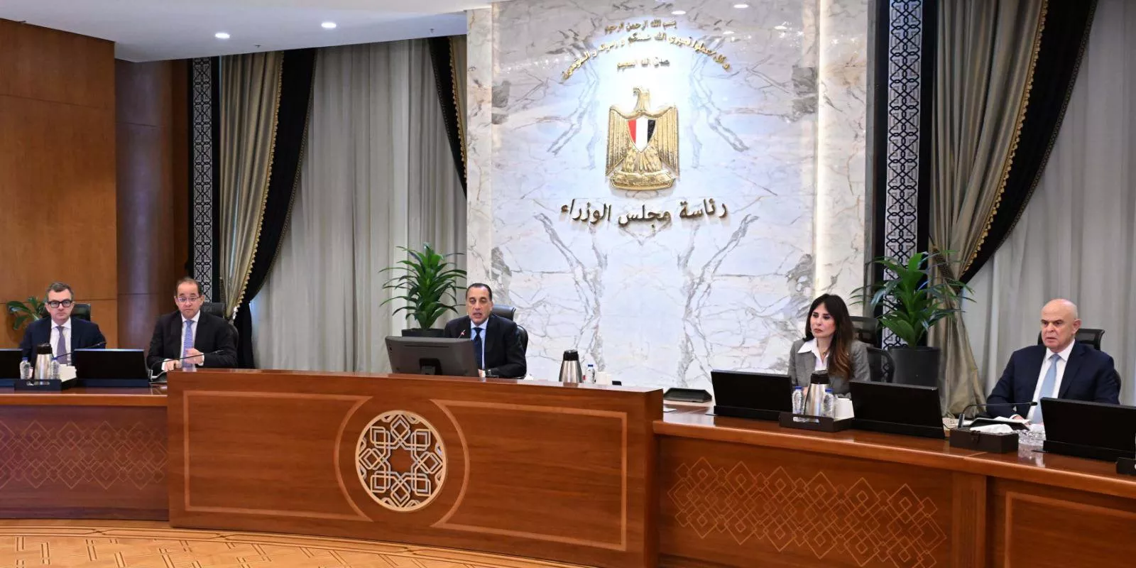 رئيس الوزراء يتابع مشروعات حياة كريمة والموقف المالي لها