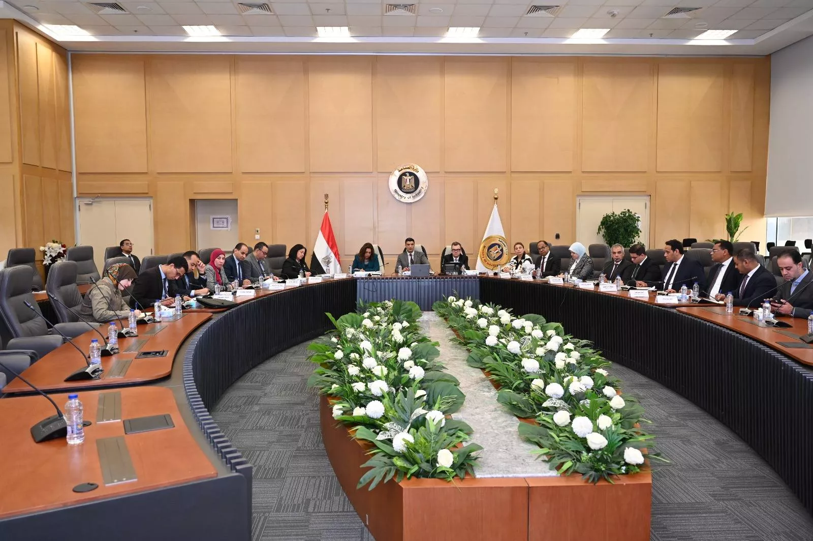 4 وزراء يجتمعون لبحث خطة تنفيذ مشروع القرى المنتجة