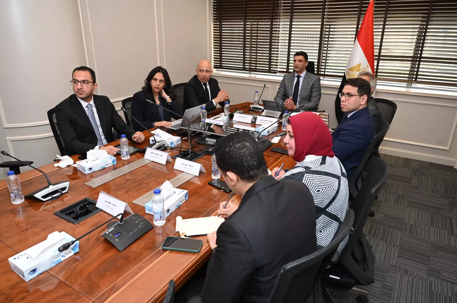 وزير الصناعة يجتمع مع وفد شركة لوريال مصر