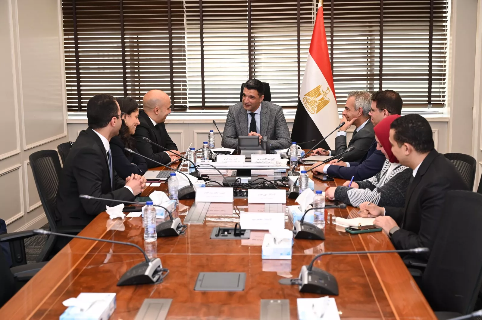 وزير الصناعة يجتمع مع وفد شركة لوريال مصر