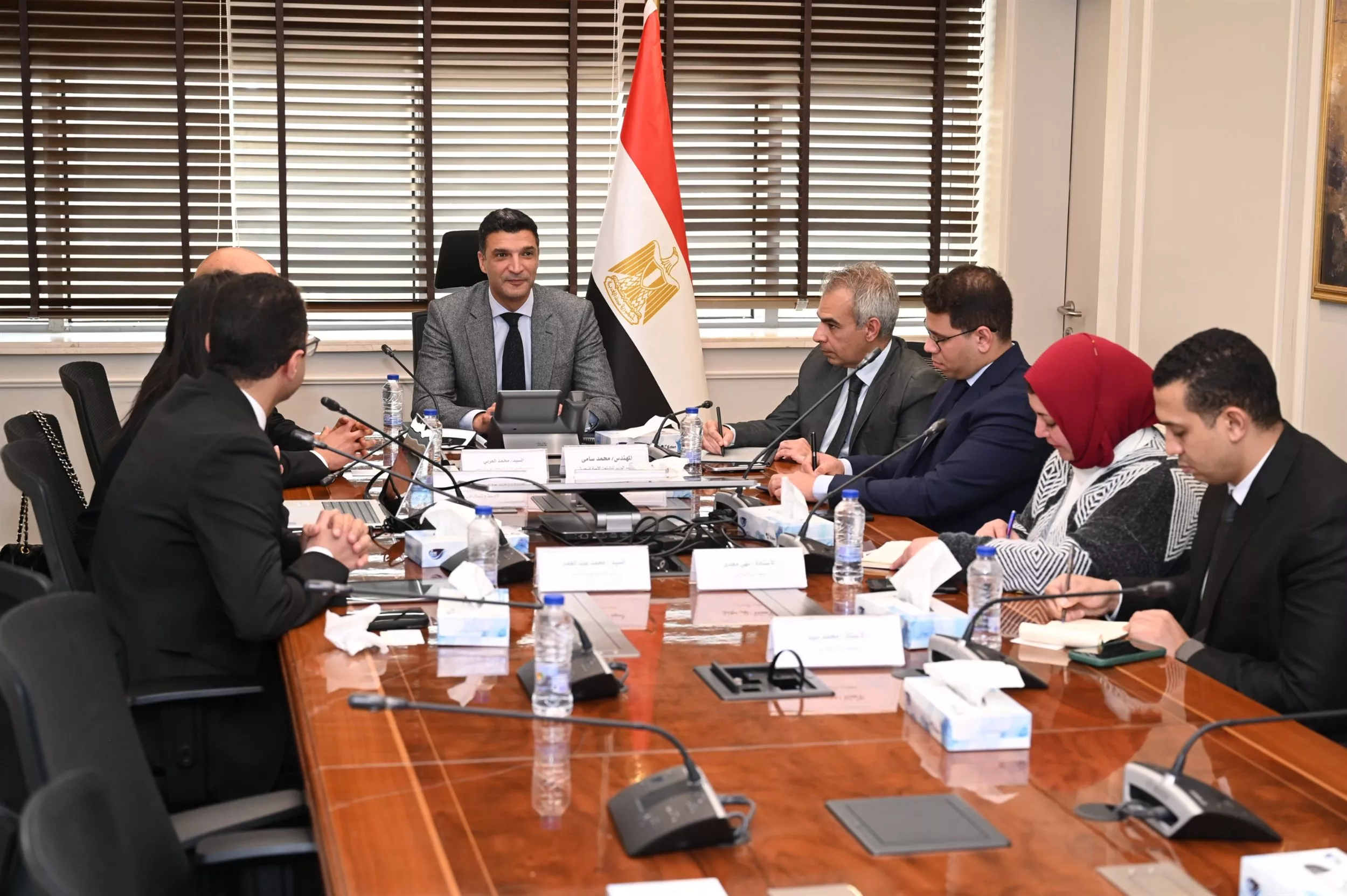 وزير الصناعة يجتمع مع وفد شركة لوريال مصر