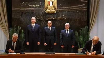 توقيع عقد شراكة بين «إندوراما» و«فوسفات مصر» لإنشاء مصنع للأسمدة الفوسفاتية