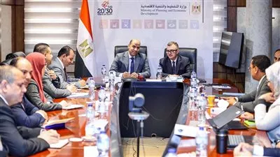  الحكومة تؤكد الحرص على تعزيز الربط بين الاستثمارات العامة وتوفير فرص العمل