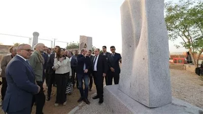 وزيرة الثقافة توافق على تجديد عرض 3 أعمال فنية بميادين السويس