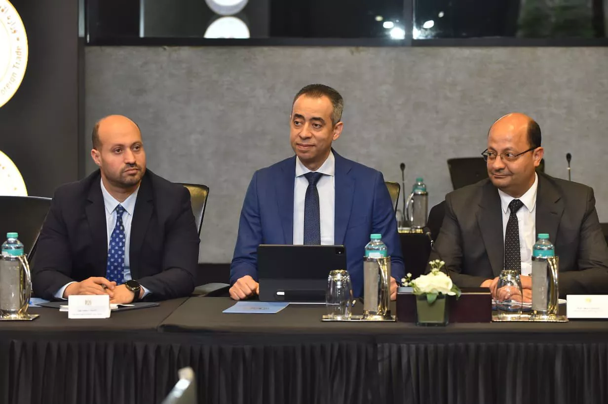 وزير الاستثمار يجتمع مع ممثلي الخارجية والزراعة