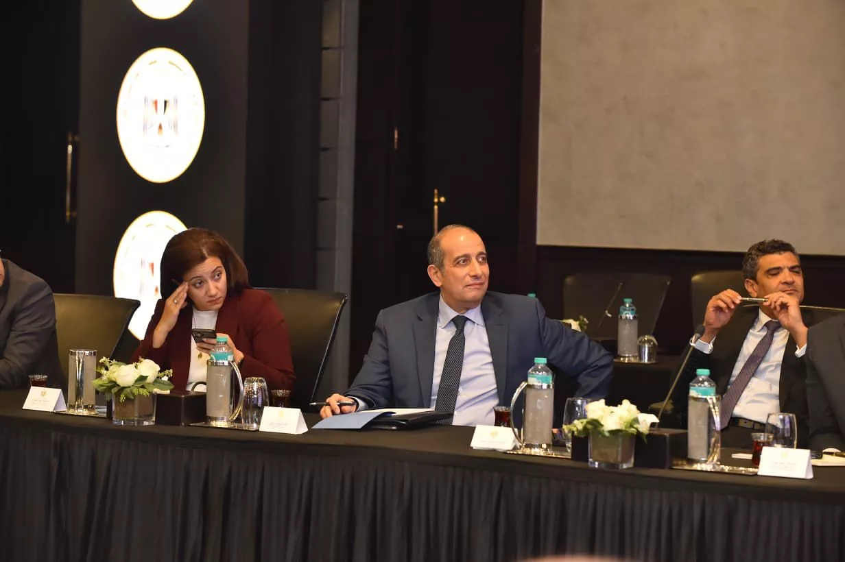 وزير الاستثمار يجتمع مع ممثلي الخارجية والزراعة