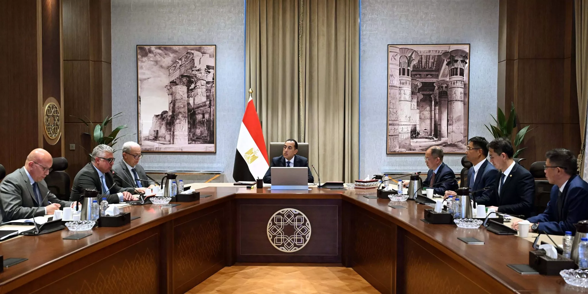 رئيس الوزراء يلتقي رئيس شركة خينان تشهنجفو الصينية