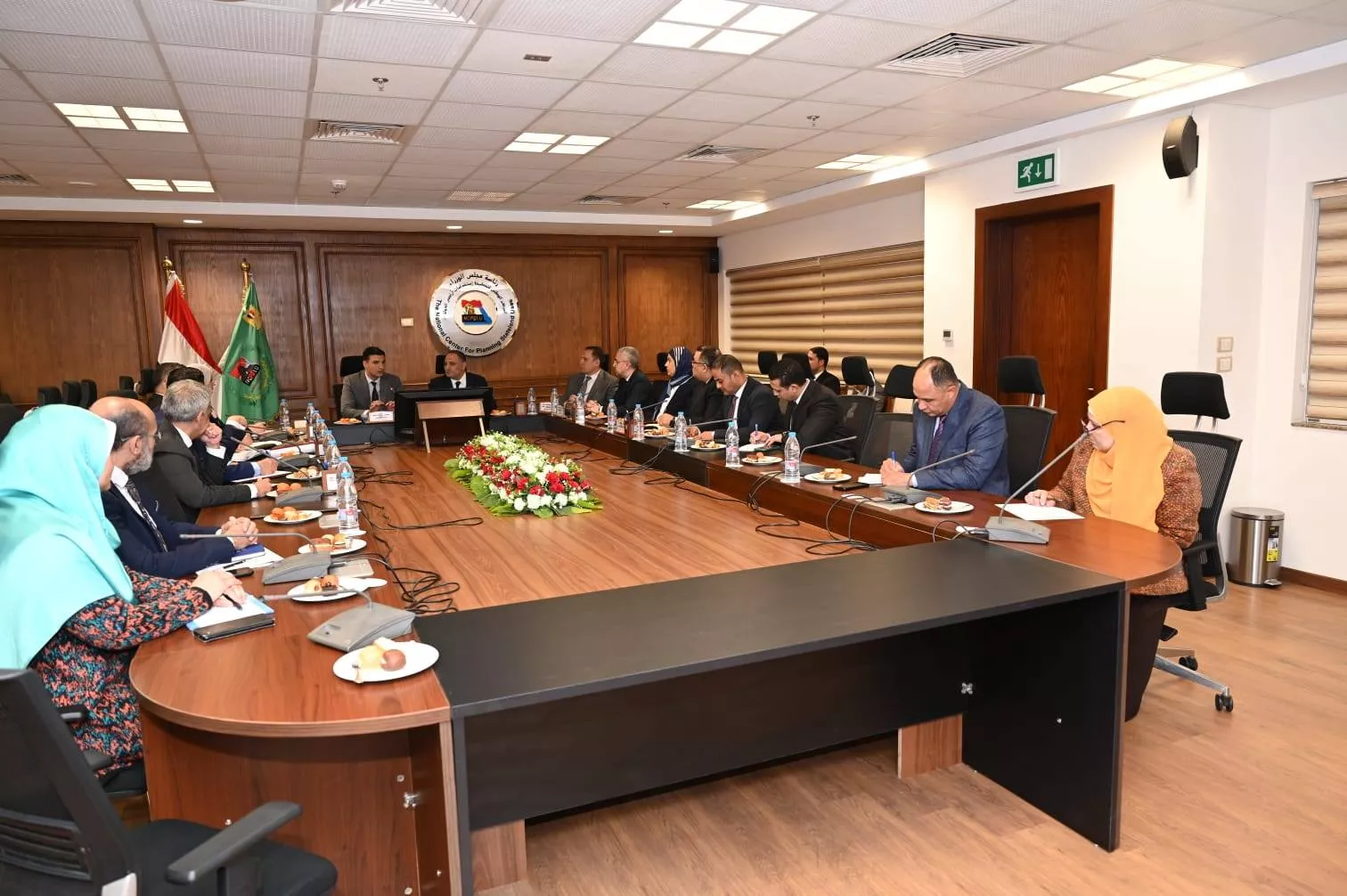 وزير الصناعة يبحث مع مدير المركز الوطني لتخطيط استخدامات أراضي الدولة