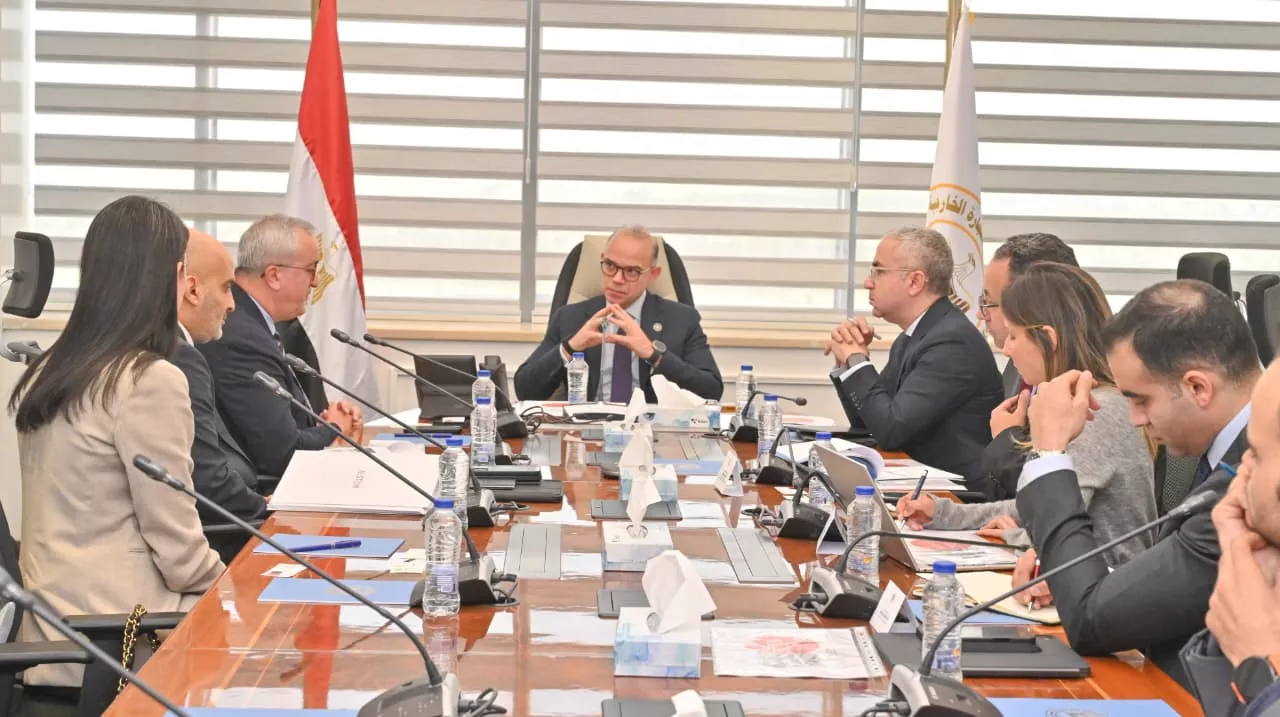 وزير الاستثمار يجتمع مع مسؤولي شركة ألستوم