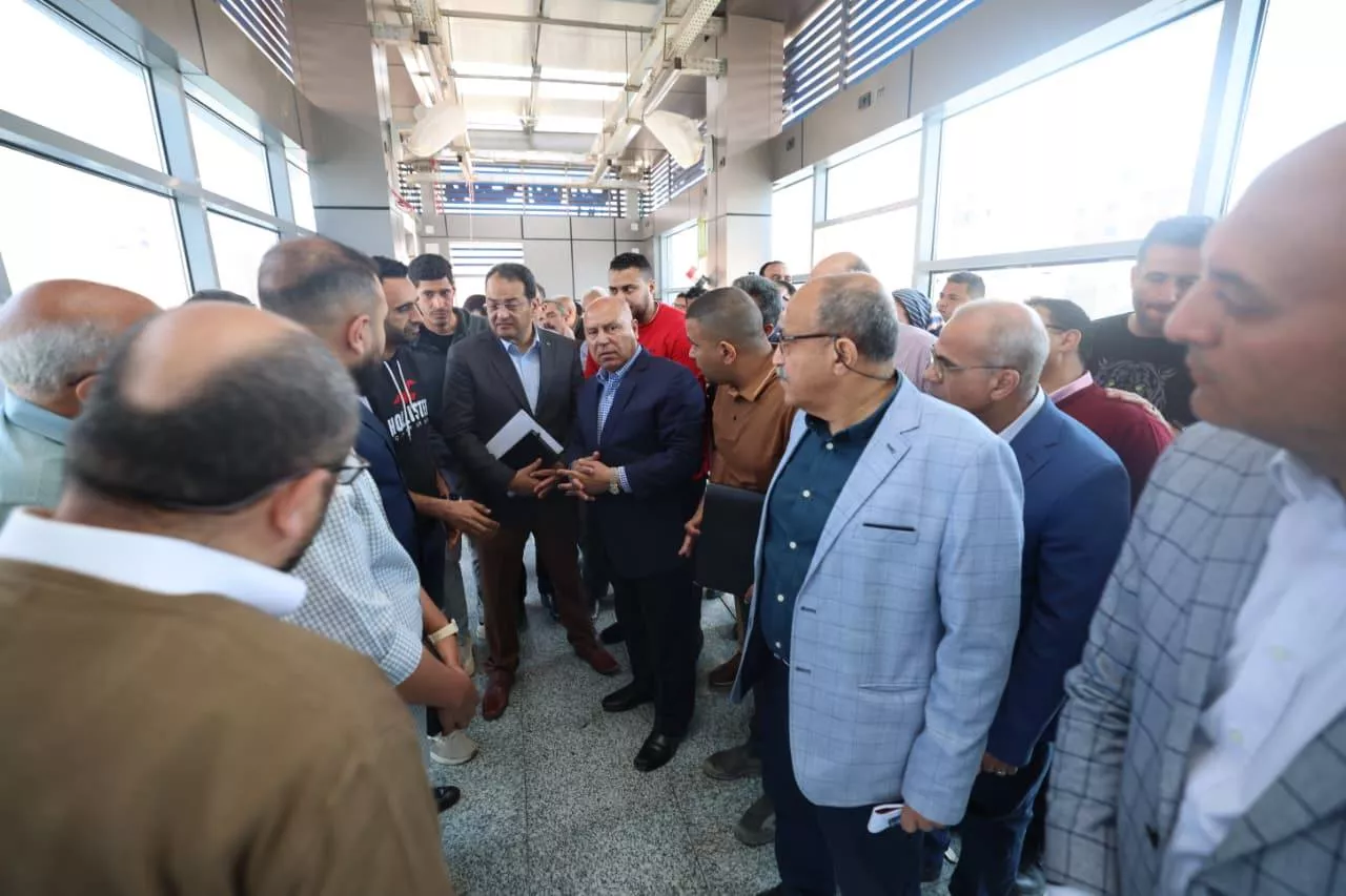 الوزير يتابع جاهزية المرحلة الثانية لمشروع الأتوبيس الترددي 