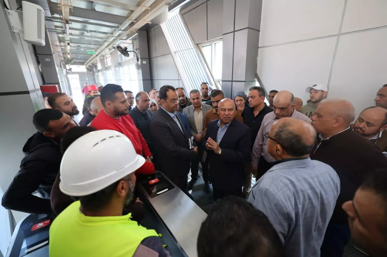الوزير يتابع جاهزية المرحلة الثانية لمشروع الأتوبيس الترددي 